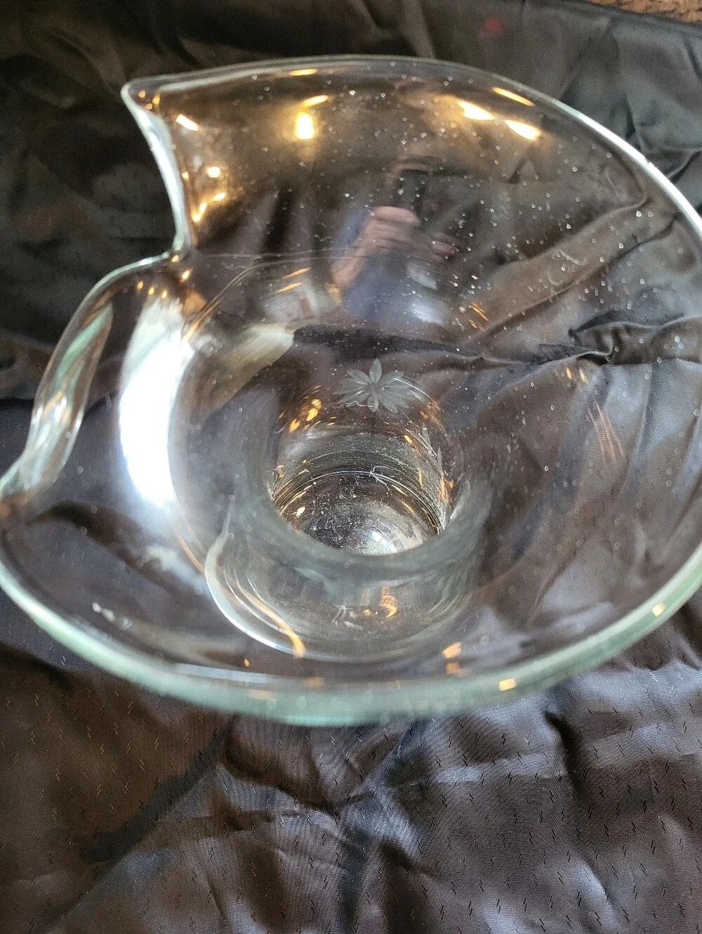 VTG. 7 x 5.5 Across Split And Folded Top Clear Etched Floral Glass Bud Vase - Picture 6 of 12